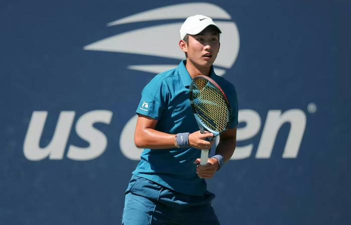 开云中国官网-袁悦先赢后输太可惜，商竣程退赛让网友直呼心碎，香港小将创历史