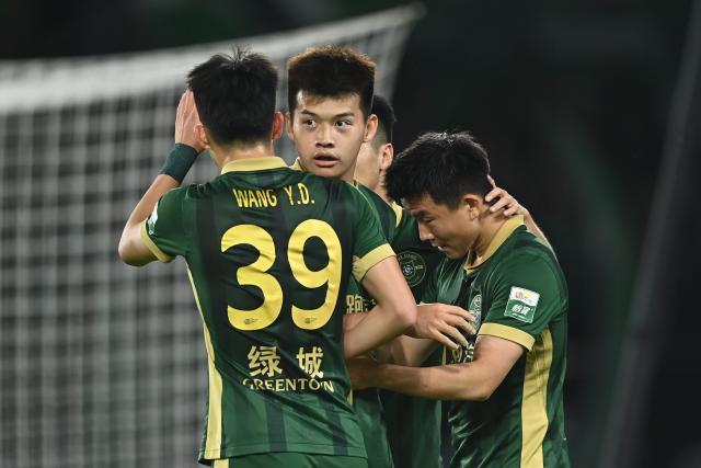 【中超】王钰栋破门刘浩帆连送2点球 浙江2比2梅州