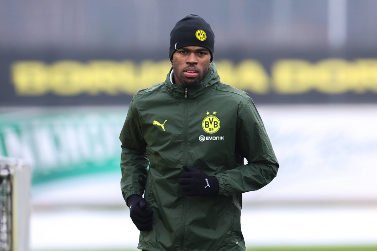 楚克乌梅卡将以2000万欧元加盟多特，安塞尔米诺租借交易同步达成