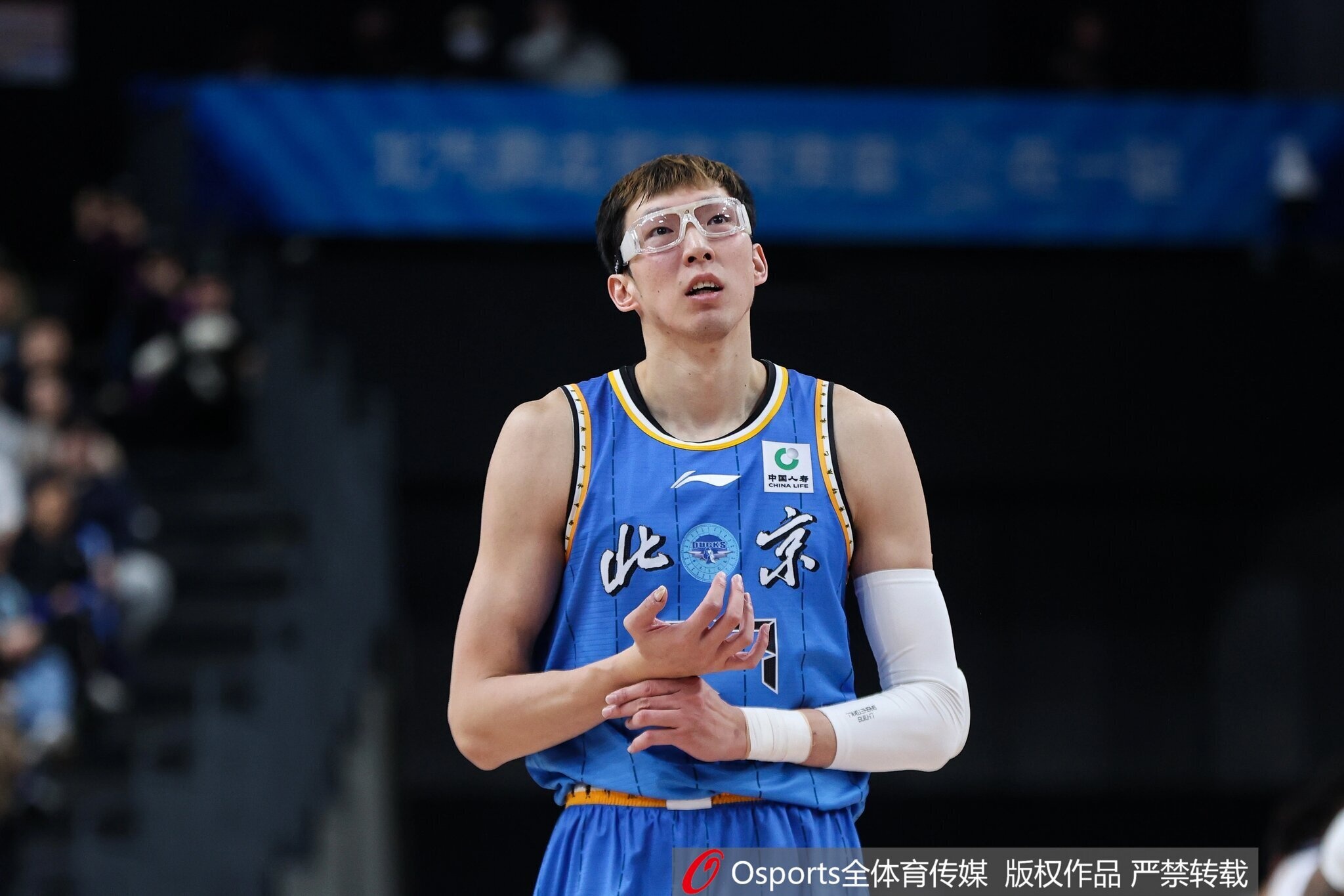 开云官方网-这场打得像外援！周琦终结十分高效 砍下23分13板&amp;抢到7前场板