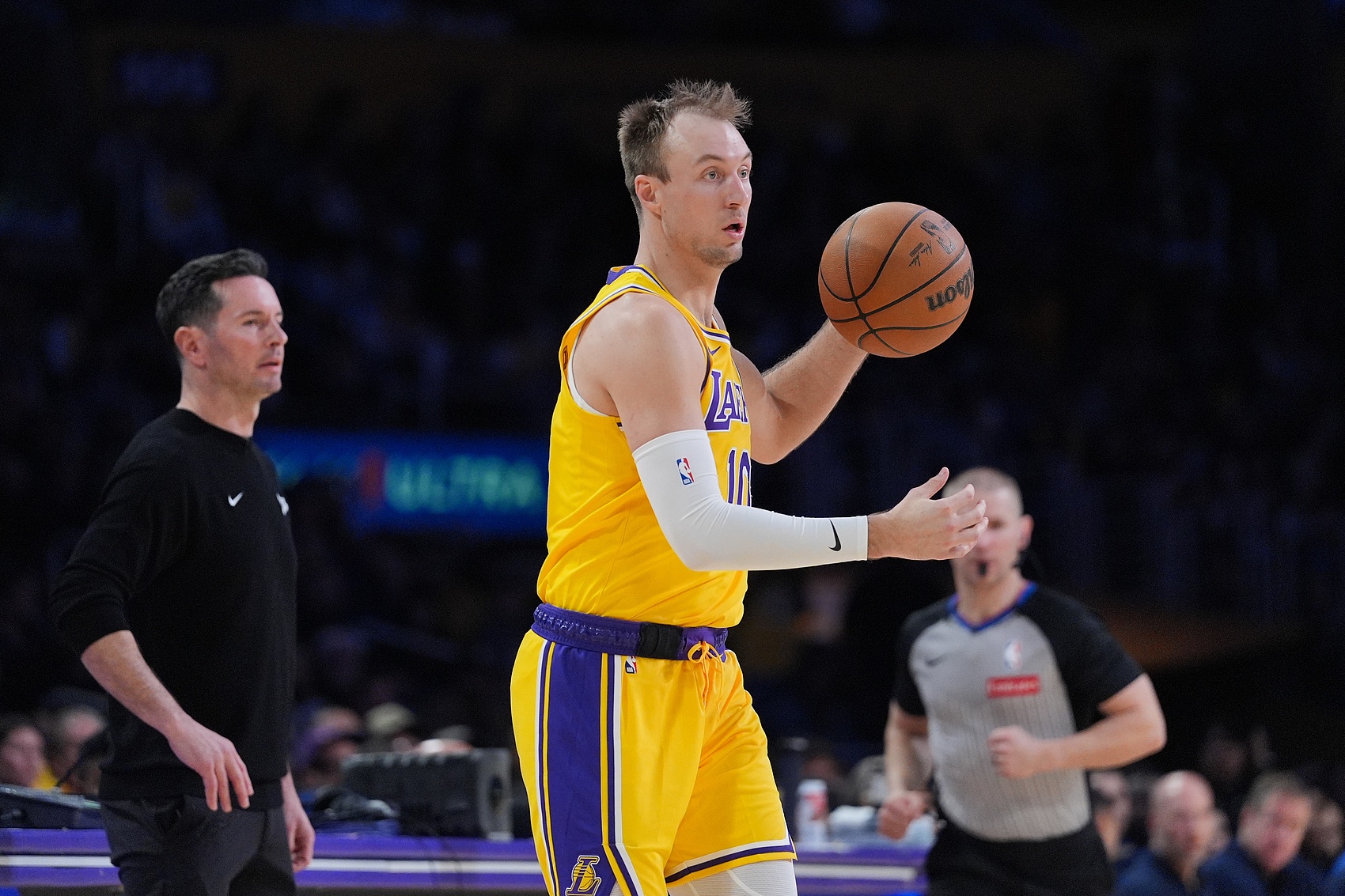 开云中国官网-本赛季湖人共遭3支球队横扫：0-4雷霆 0-2绿军 0-2活塞